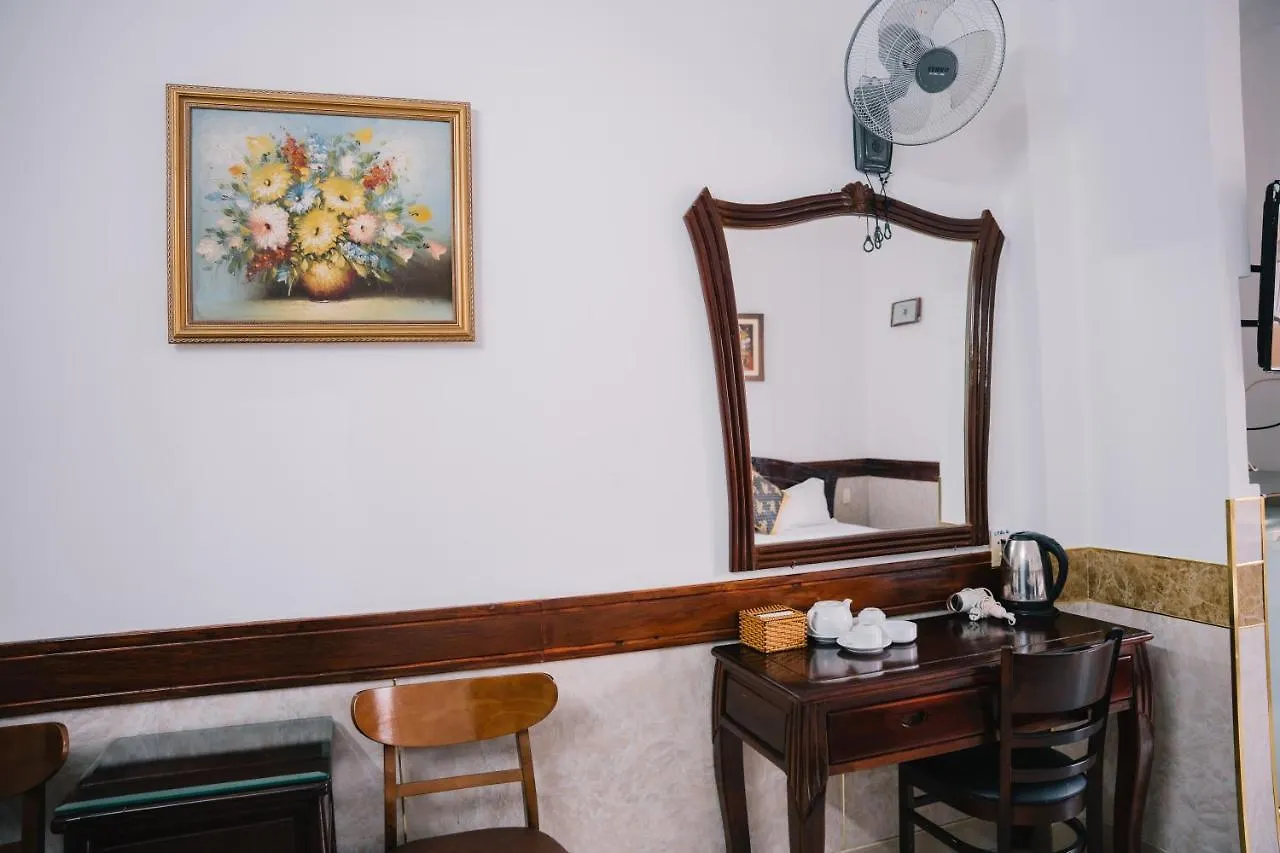 Hung Huong Hotel Ho Chi Minh City 2*,  Vietnam